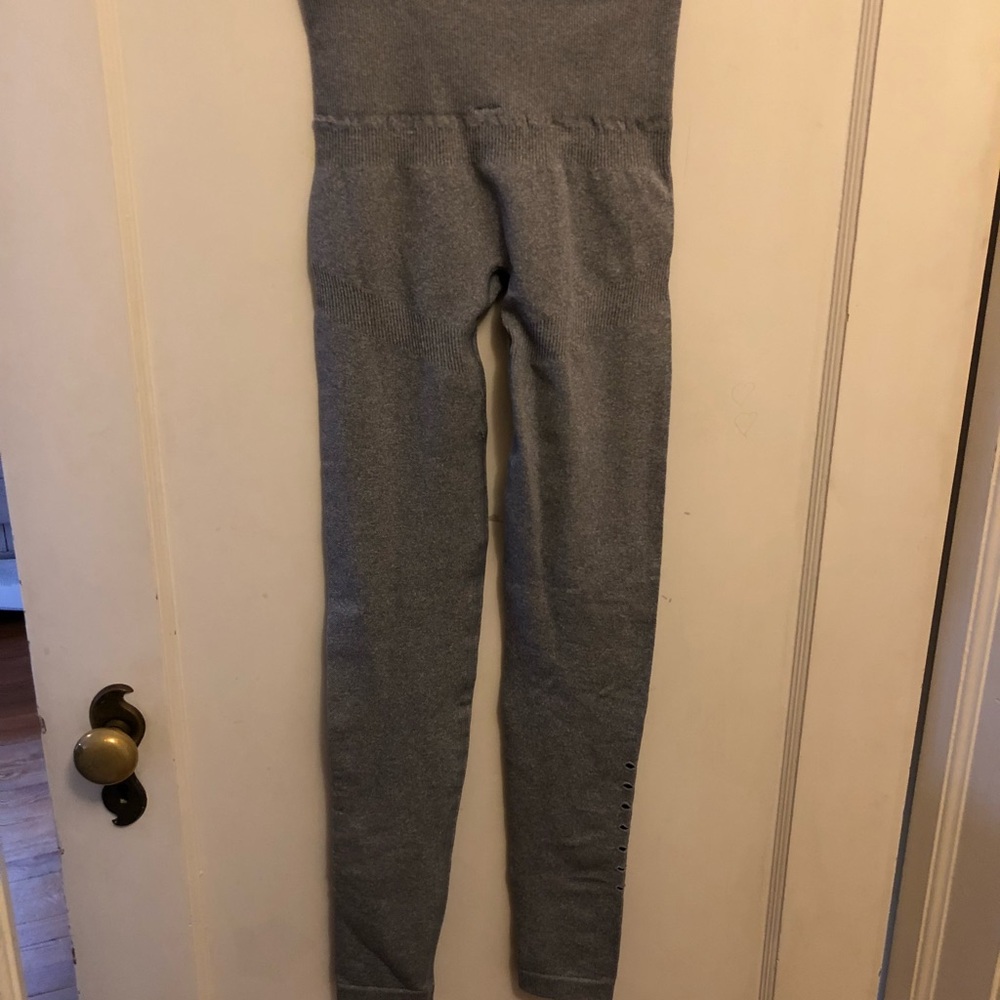 Aeropostale leggings.